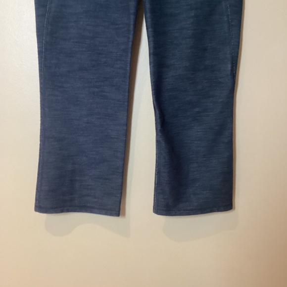 Lululemon ‘Gather and Crow’ Crops - Denim/Heathered Split Pea- Size 6 - Picture 4 of 10